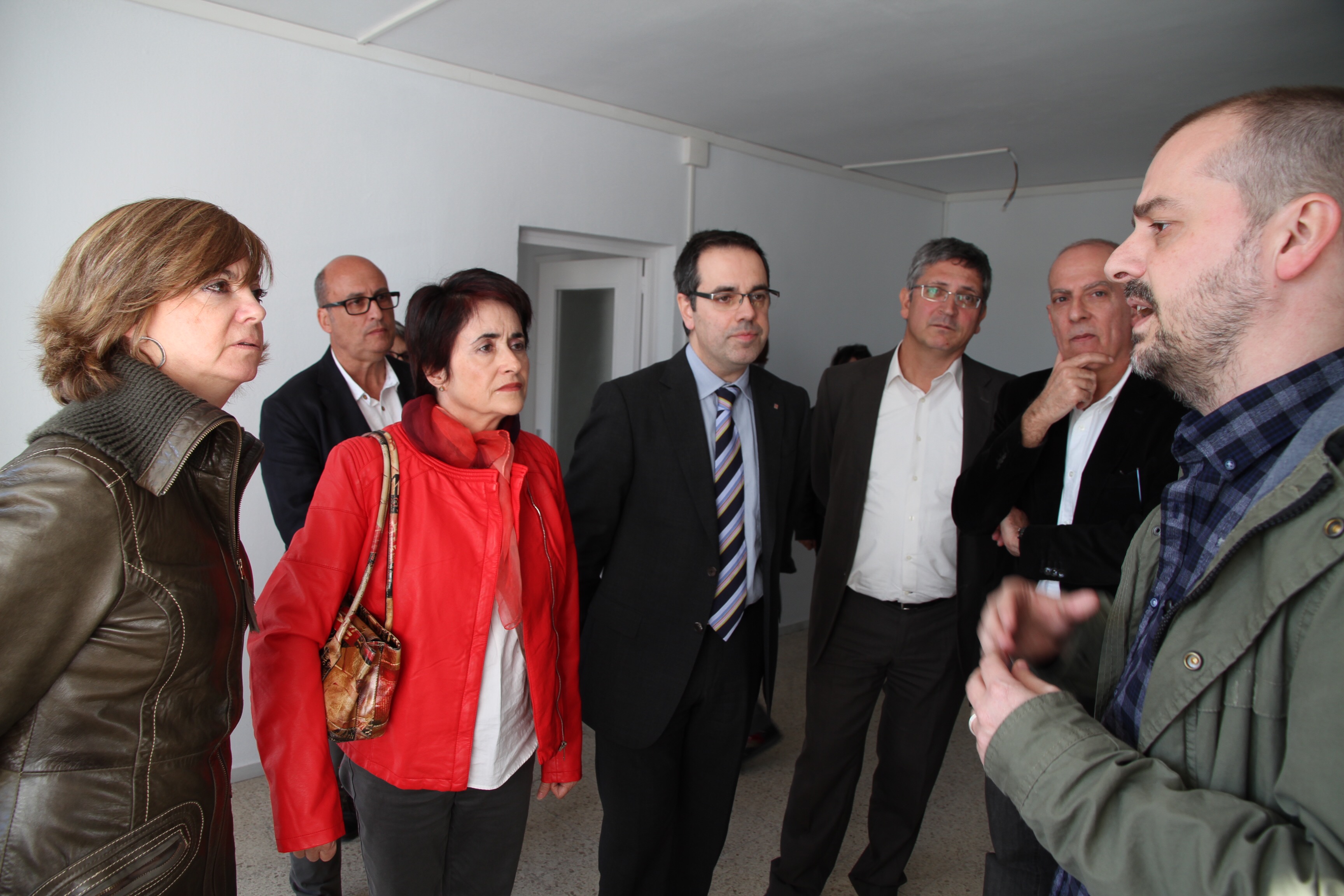 La Generalitat lliura les claus de 16 habitatges de lloguer social ubicats a les antigues casernes de la Guàrdia Civil d’Olesa de Montserrat