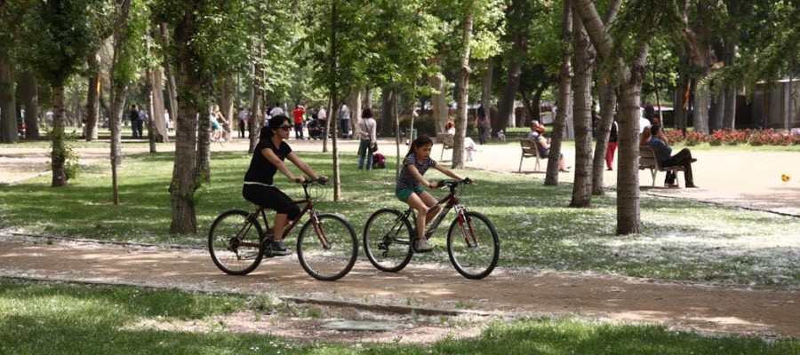 Gaudir de la natura i el descans als parcs urbans de Cornellà, una alternativa per als dies de festa