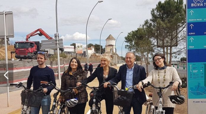 S’obre a la circulació el nou carril bici que connecta Esplugues amb Barcelona