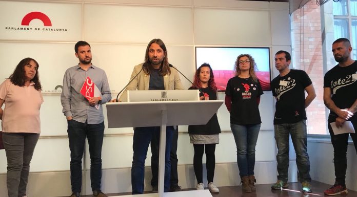 La vaga indefinida dels treballadors del sector de la restauració de l’Aeroport del Prat aconsegueix un ampli suport polític