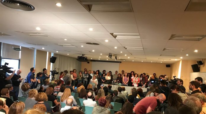 Mares i pares de l’IES El Palau rebutgen que s’adoctrini