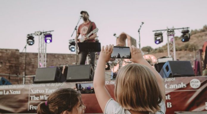 El primer Petit PAS de Martorell persuadeix els infants i les seves famílies a ritme de reggae