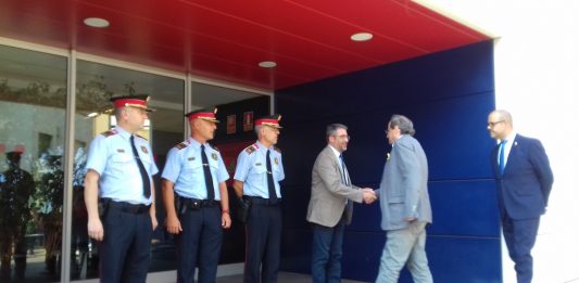 Torra i Buch feliciten els agents de la comissaria de Cornellà per la “ràpida neutralització” de l’atac d’aquest dilluns