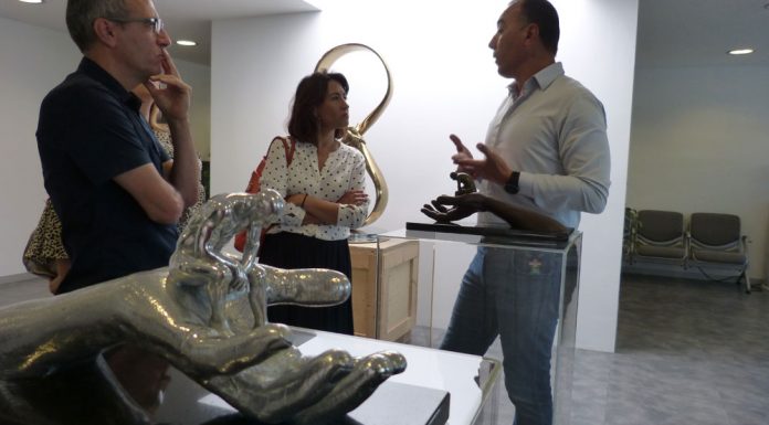 L’artista Lorenzo Quinn escull Gavà per instal.lar-hi el seu taller d’escultura