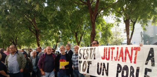 Diversos alcaldes i alcaldesses del Baix Llobregat compareixen davant la Fiscalia com a investigats per l’1 d’octubre