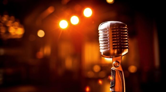 Prop d’un centenar de persones participen a la primera edició del concurs “La veu de Cornellà”