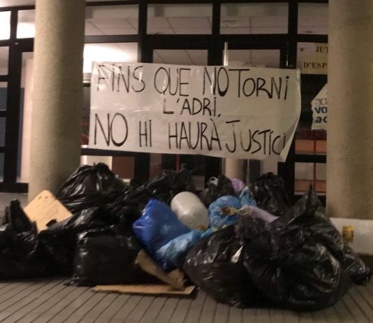 Els jutjats de Gavà, Martorell i Esplugues, tornen a patir una empastifada amb fems i escombraries