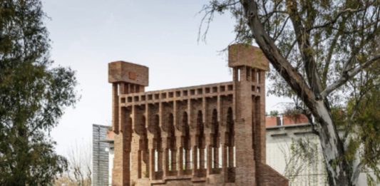 La cascada de la Casa Vicens d’Antoni Gaudí pren vida al Museu de les Aigües