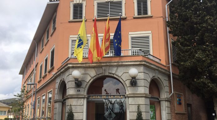 L’Ajuntament de Sant Just retira la pancarta “Llibertat” per ordre de la Junta Electoral de Zona