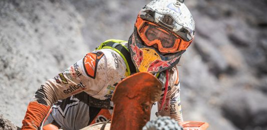 Laia Sanz surt des de la primera línia de la Red Bull Hare Scramble però no aconsegueix acabar-la