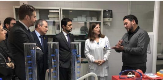 El conseller Calvet inaugura l’ampliació del laboratori de l’ACA a Abrera