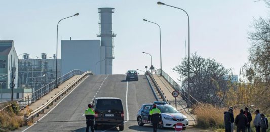 Registre dels Mossos a les instal·lacions d’IQOXE del Prat