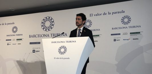 Calvet avisa que una ampliació de l’aeroport del Prat que no tingui en compte les zones de protecció serà “molt difícil”