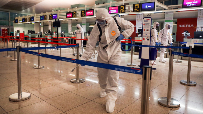 L’exèrcit desinfecta l’aeroport del Prat en la primera acció a Catalunya pel coronavirus