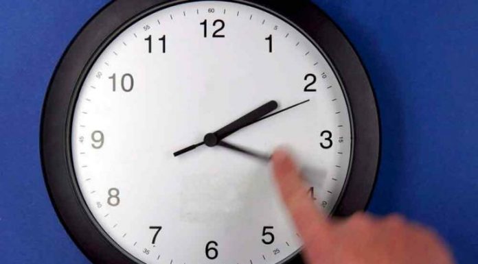 Aquesta matinada comença l’horari d’estiu i caldrà avançar una hora els rellotges