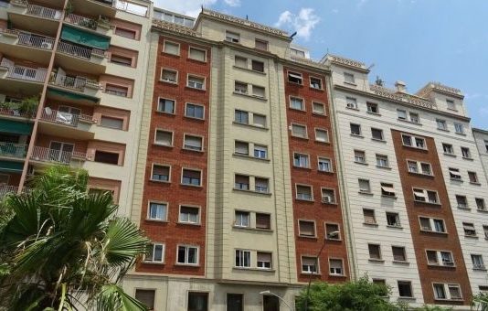 L’AMB deixarà de cobrar els lloguers de pisos i locals durant dos mesos