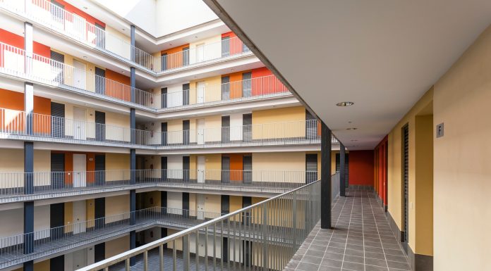 “Mercat de lloguer; regulació per garantir un dret bàsic” per Claudio Carmona