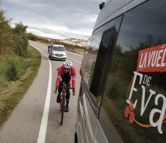 Israel Núñez roda a La Vuelta dins del repte solidari La Vuelta de Eva