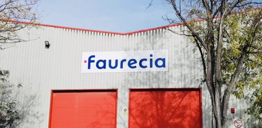 Faurecia inicia un ERO per acomiadar 160 dels 308 treballadors de la planta d’Abrera