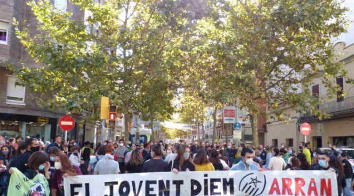 Veïnat i grups ecologistes es concentren contra la construcció de 5.000 habitatges entre Gavà i Castelldefels