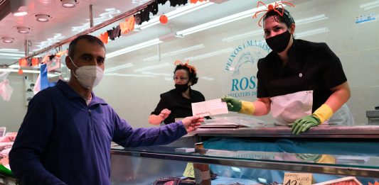 L’Ajuntament de Sant Joan Despí sorteja 4.000 euros en vals per realitzar compres en els establiments de la ciutat