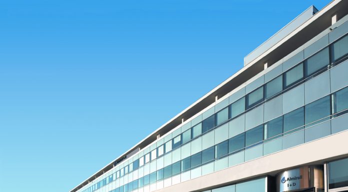La farmacèutica Almirall construirà una planta fotovoltaica a Sant Feliu