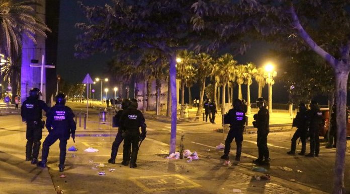 Els “botellots” preocupen a Castelldefels