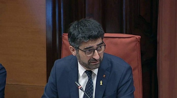 Aeroport: Puigneró desqualifica la “propaganda pancartera” però no presenta cap proposta