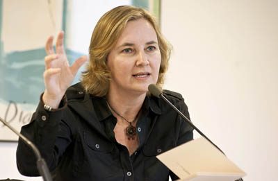 Conferència de Mª Àngels Cabré a Esplugues: De com l’art ha tractat les dones