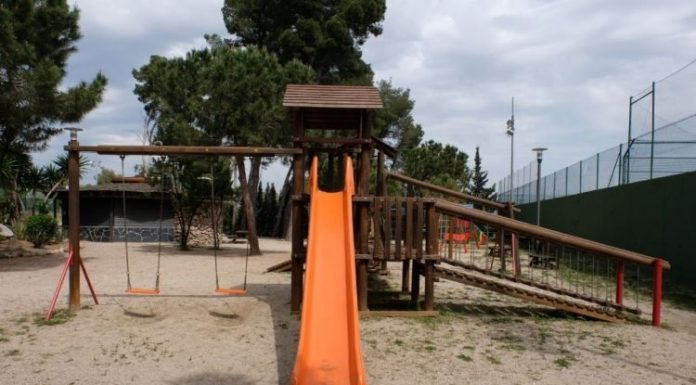 Fem Sant Andreu denuncia la degradació dels parcs infantils de Sant Andreu de la Barca