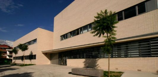 Certificat COVID amb retard i reobertura de punts de vacunació al Baix Llobregat