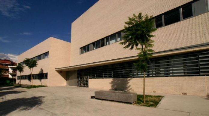 Certificat COVID amb retard i reobertura de punts de vacunació al Baix Llobregat