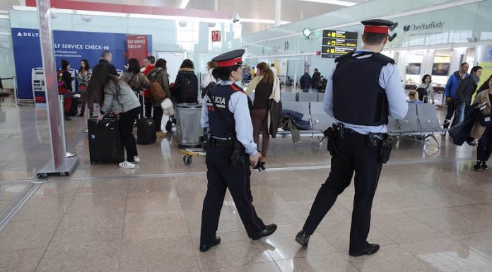 El sindicat SAP-FEPOL denuncia les “patètiques” dependències dels Mossos a l’Aeroport del Prat