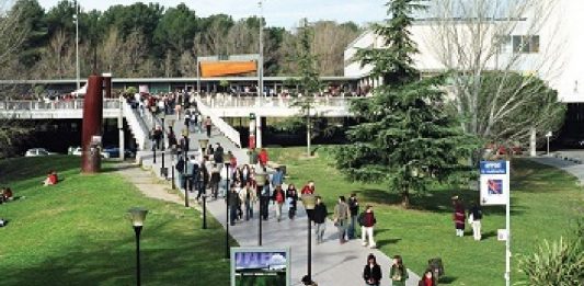 El Consell Comarcal reclama un servei diari d’autobús entre el Baix Llobregat i la UAB