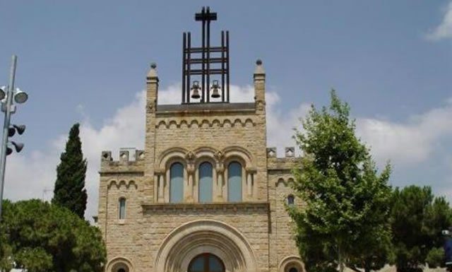 El Bisbat de Sant Feliu aparta al capellà de Castelldefels detingut per “conductes sexuals impròpies envers menors”