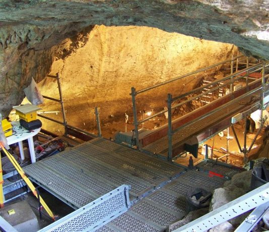 Begues vol que la cova de Can Sadurní sigui Bé Cultural d’Interès Nacional