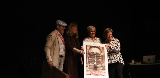 El Barnasants premia Fina Sala i Pietat Hernández, fundadores de l’Altaveu de Sant Boi