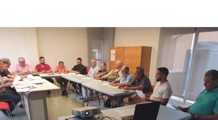 El PP de Viladecans acusa l’alcalde socialista de “només pensar en el totxo”