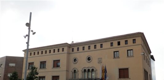 Cornellà aprova reduir les emissions de gasos amb efecte hivernacle en un 55% fins el 2030