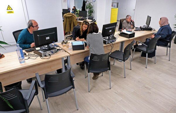 El dret a l’atenció presencial a les administracions. Per Daniel Tambo