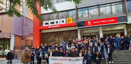 Concentració a Cornellà per reclamar el Pacte d’Estat per la Indústria