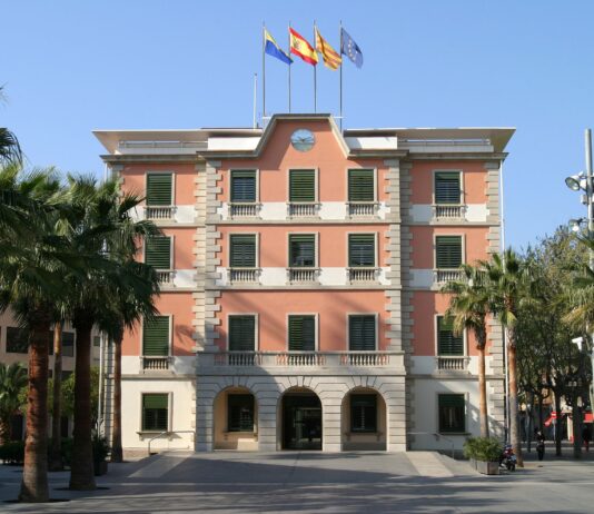 El govern de Castelldefels retalla un 28% les subvencions als grups municipals
