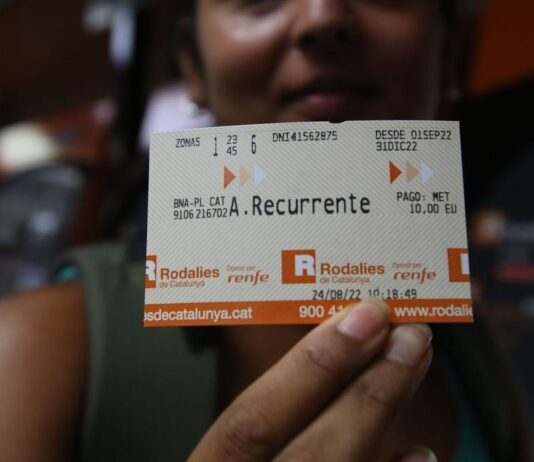 RENFE comença a retornar les fiances dels abonaments gratuïts del 2022