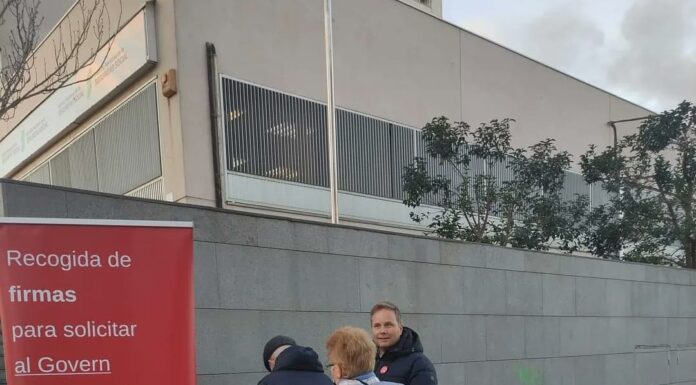 El PSC de Martorell recull signatures per exigir millores al CAP de Buenos Aires