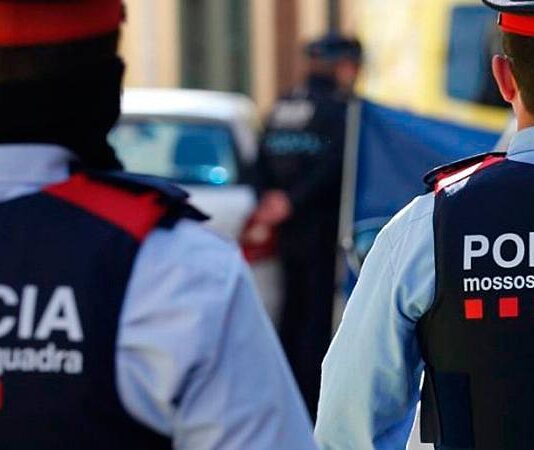 Denunciat un home per llençar restes de motos prop del riu Llobregat a Corbera
