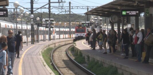 Quatre mesos d’afectacions a la R2? Colau exigeix un pla de xoc a Rodalies mentre Illa tira pilotes fora des d’Olesa