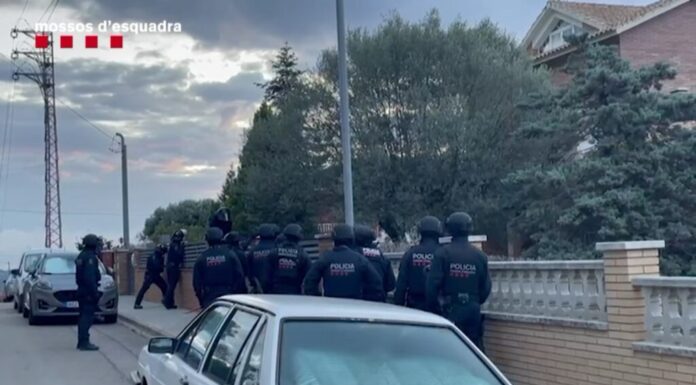 Una operació policial contra un grup radical vinculat al Barça arriba a Cornellà i Vallirana