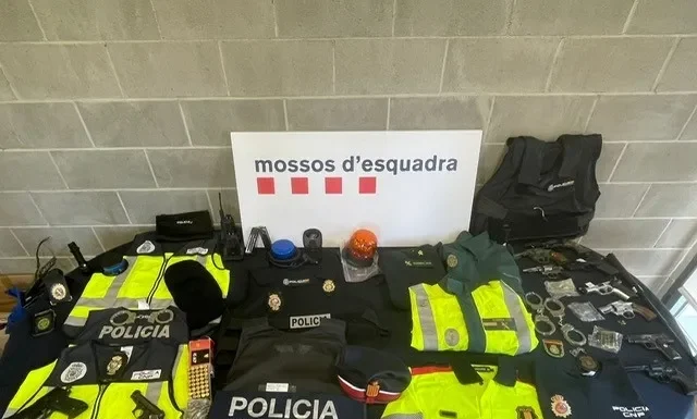 Detinguts, després d’un atracament a Sant Andreu de la Barca, sis delinqüents que actuaven vestits de Mossos