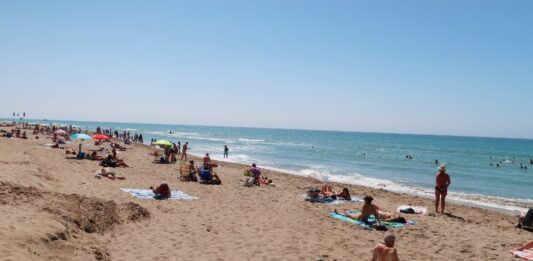 L’aigua de la platja de Gavà continua tenint una qualitat excel·lent