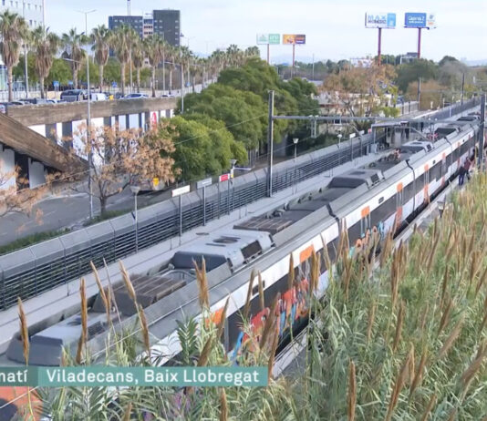 Viladecans celebra l’aturada de tots els trens de l’R2, que implica 55 nous trens diaris